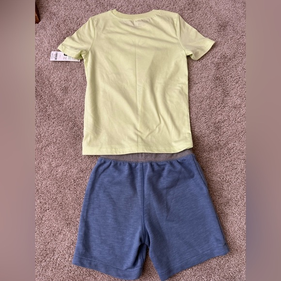 Boys 5T 3 sets - Picture 3 of 15